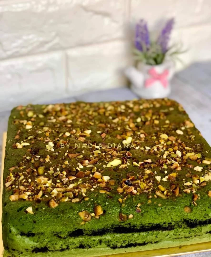 MATCHA PISTACHIO CASTELLA CAKE